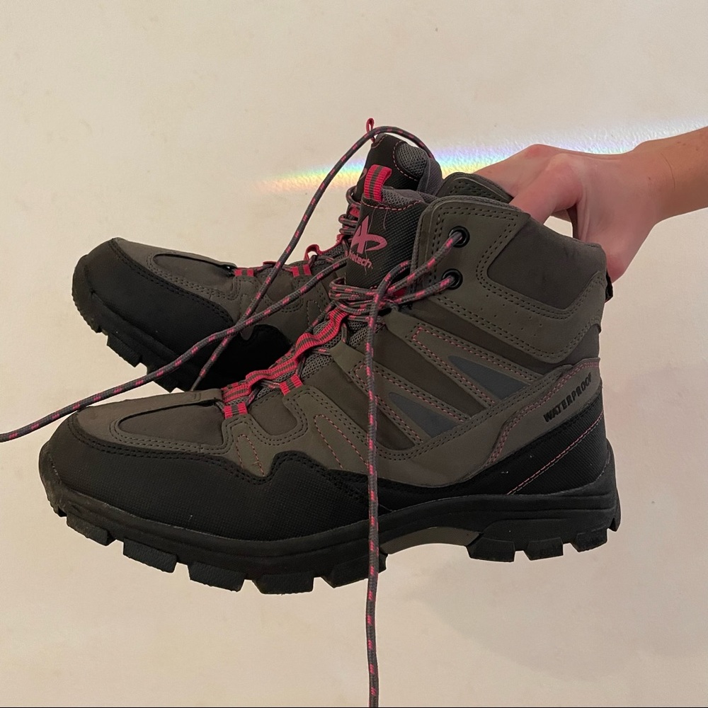 Women’s Waterproof Hiking Boots